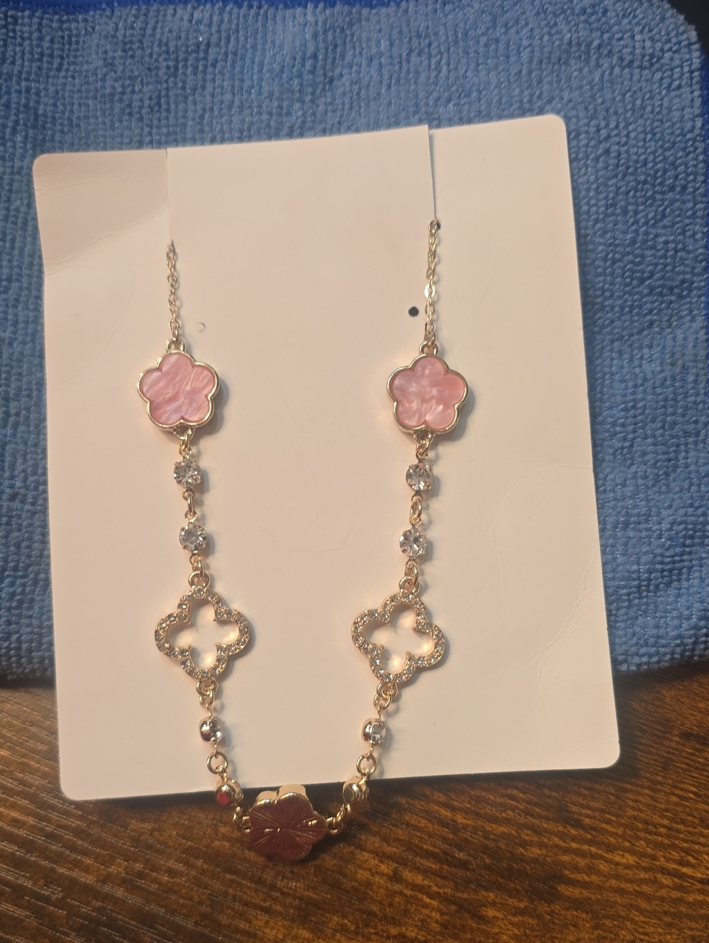 Clover pink necklace